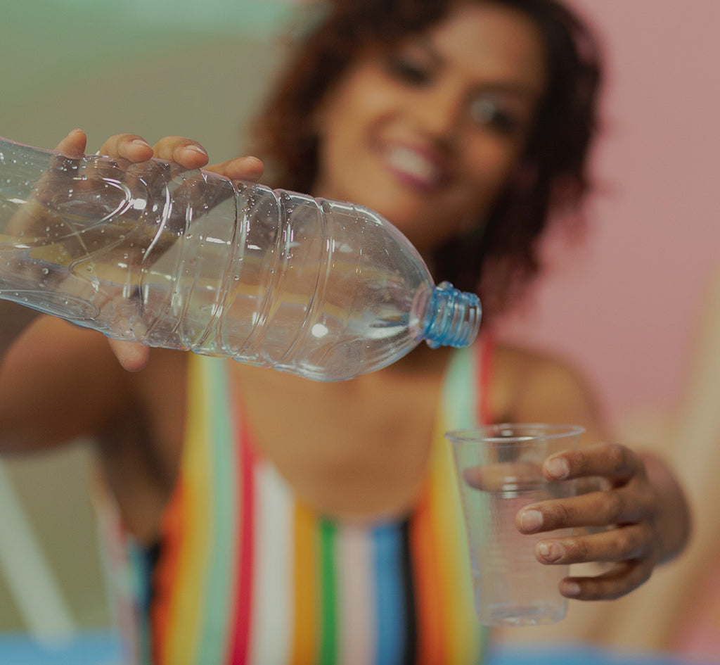 Reutilizar garrafa plástica pode prejudicar a sua saúde